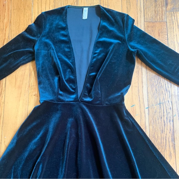 “Blue Nile” deep V neck, long sleeve, American Apparel  mini dress. - Picture 2 of 3